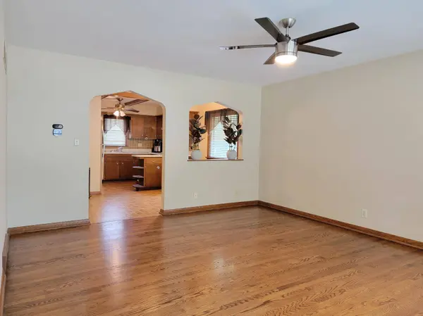 7181 W Wedgewood Dr, Milwaukee, WI 53220