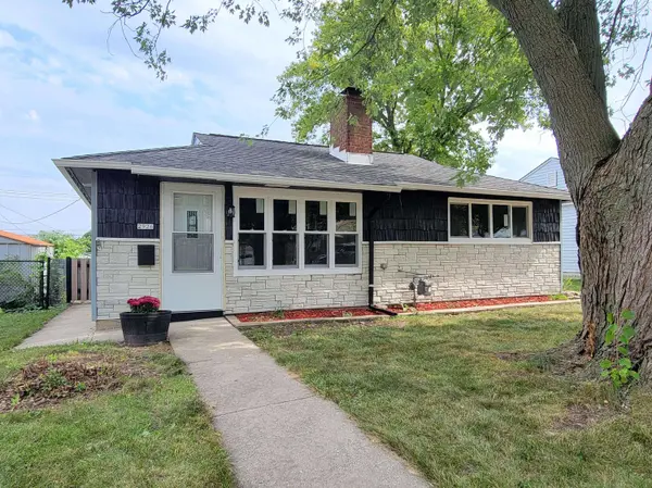 2926 S 51st St, Milwaukee, WI 53219