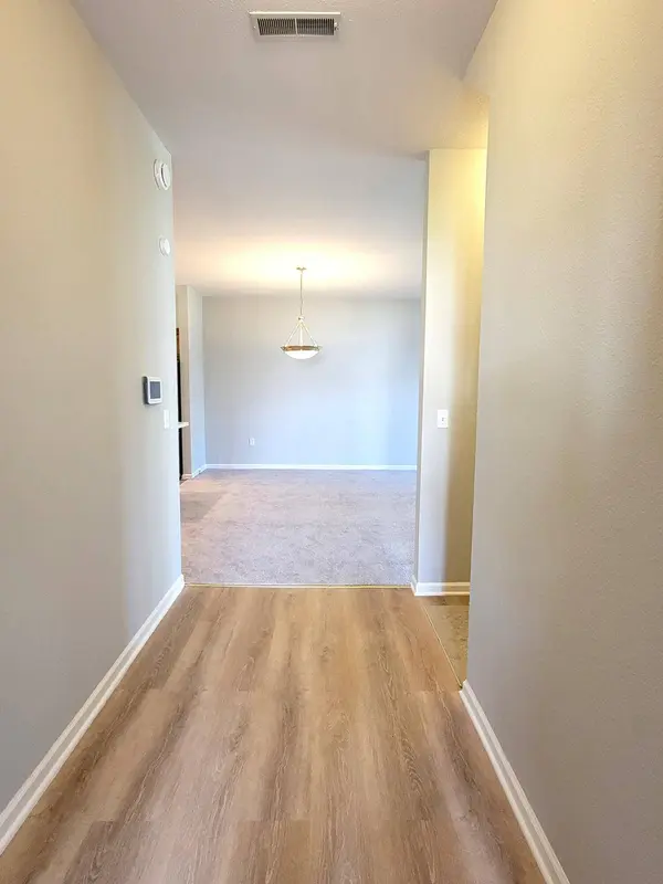 N16W26571 Tall Reeds Ln Unit B, Pewaukee, WI 53072