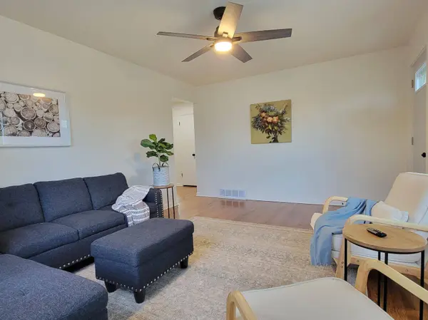 6147 W Stack Ct, Milwaukee, WI 53219