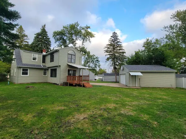 6147 W Stack Ct, Milwaukee, WI 53219