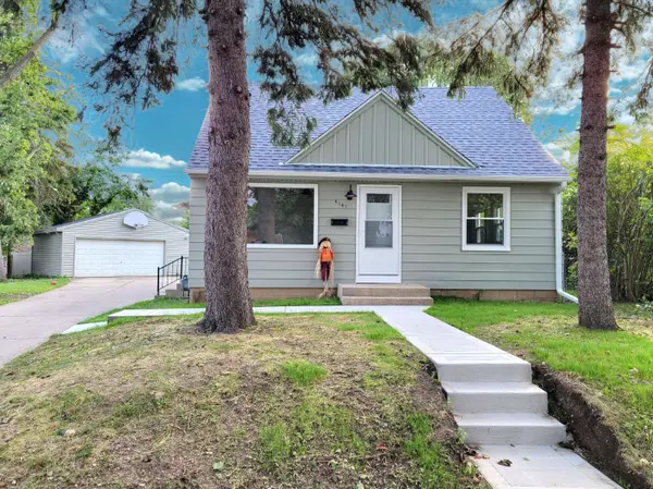 6147 W Stack Ct, Milwaukee, WI 53219