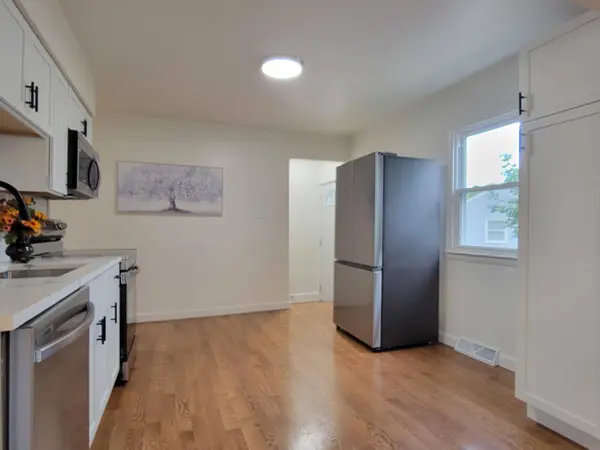 6147 W Stack Ct, Milwaukee, WI 53219