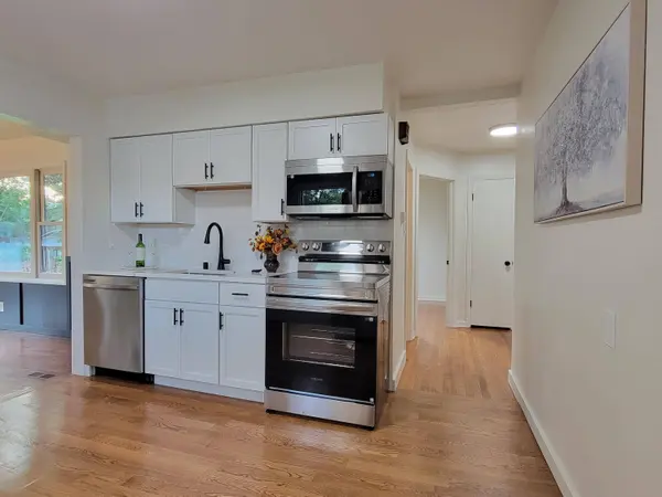 6147 W Stack Ct, Milwaukee, WI 53219