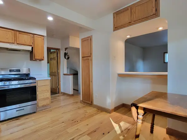 2411 S 73rd St, West Allis, WI 53219