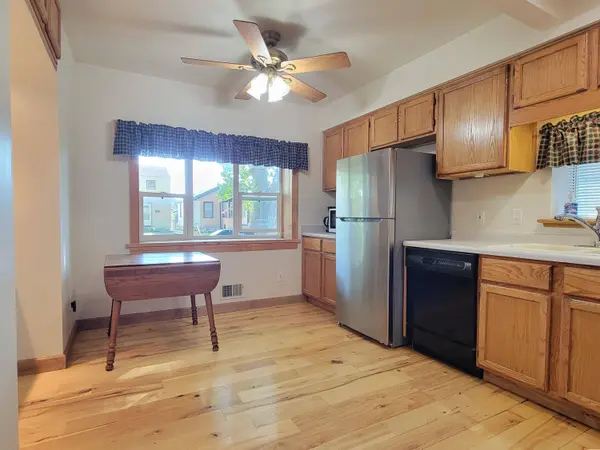 2411 S 73rd St, West Allis, WI 53219