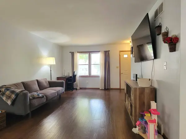 3147 S 49th St, Milwaukee, WI 53219