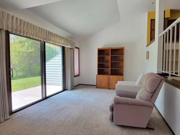 3001 Old Mill Dr, Racine, WI 53405