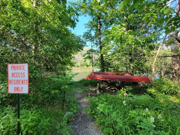 3001 Old Mill Dr, Racine, WI 53405