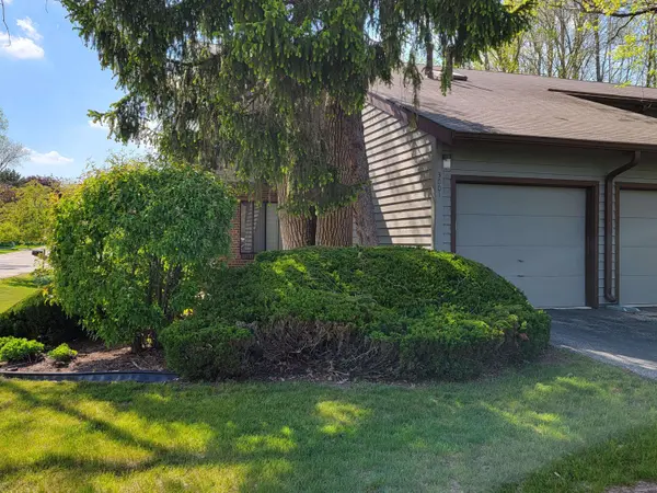 3001 Old Mill Dr, Racine, WI 53405