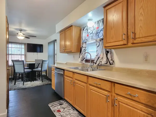 5805 N 111th St, Milwaukee, WI 53225
