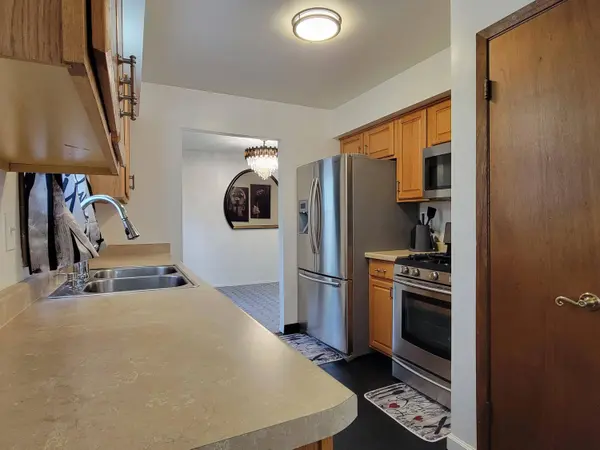 5805 N 111th St, Milwaukee, WI 53225