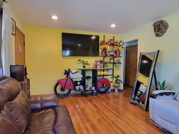 8982 S 79th St, Franklin, WI 53132