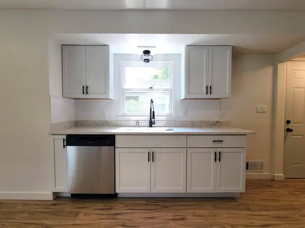 6925 N Darien St, Milwaukee, WI 53209