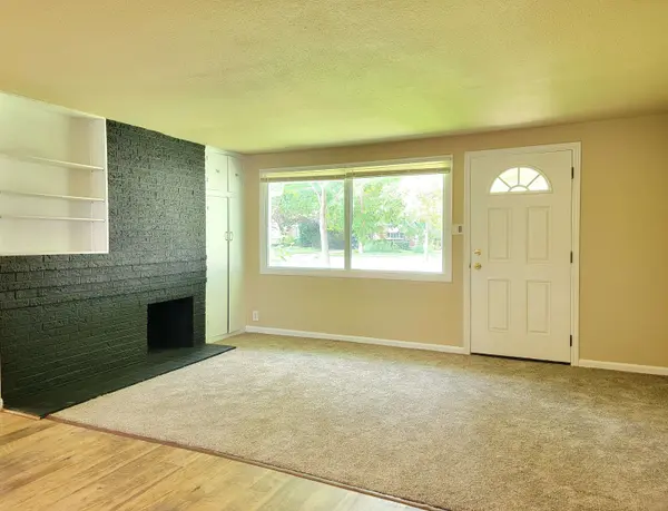 3008 S 51st St, Milwaukee, WI 53219