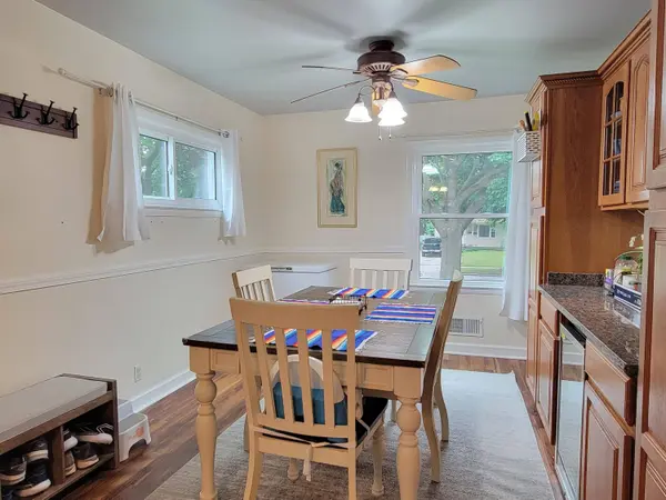 2430 E Denton Ave, Saint Francis, WI 53235
