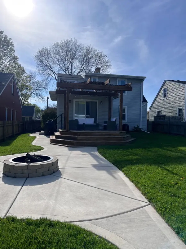 3136 N 79th St, Milwaukee, WI 53222-3931