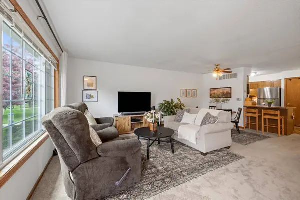 10096 W Whitnall Edge Dr Unit A, Franklin, WI 53132