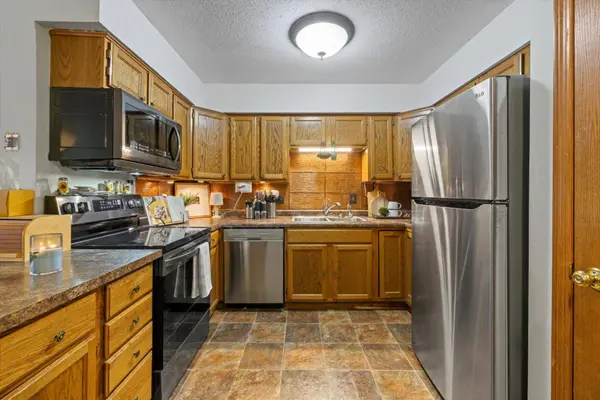 10096 W Whitnall Edge Dr Unit A, Franklin, WI 53132