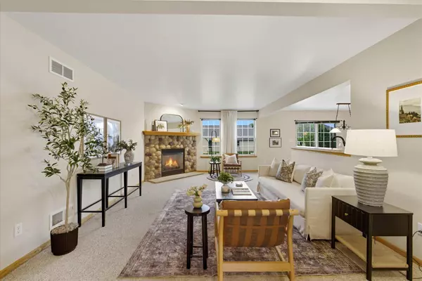 9748 S Rustic Pl, Oak Creek, WI 53154