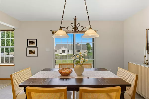 9748 S Rustic Pl, Oak Creek, WI 53154