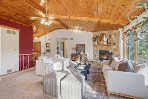 S85W19793 Meadowlands Ct, Muskego, WI 53150