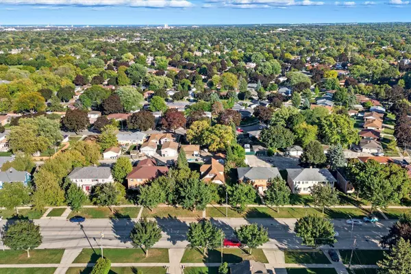 3320 S 92nd St, Milwaukee, WI 53227