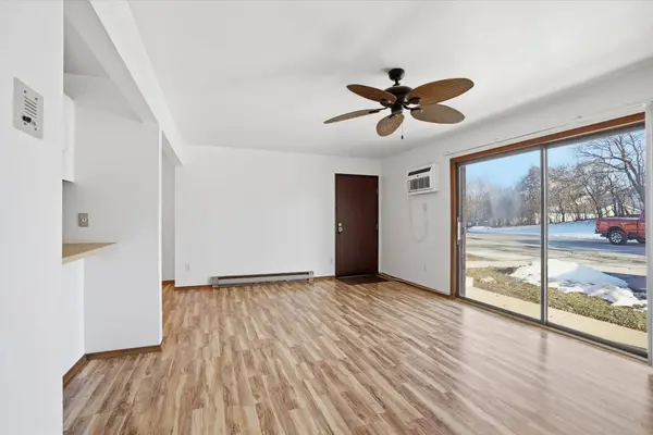 3195 W Mangold Ave Unit D, Greenfield, WI 53221