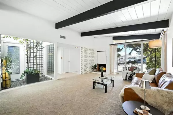 2347 Greenwing DR, San Diego, CA 92123