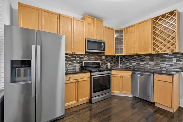 3023 W Wellington AVE #1, Chicago, IL 60618