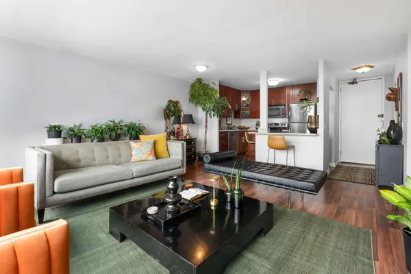 5445 N Sheridan RD #804, Chicago, IL 60640