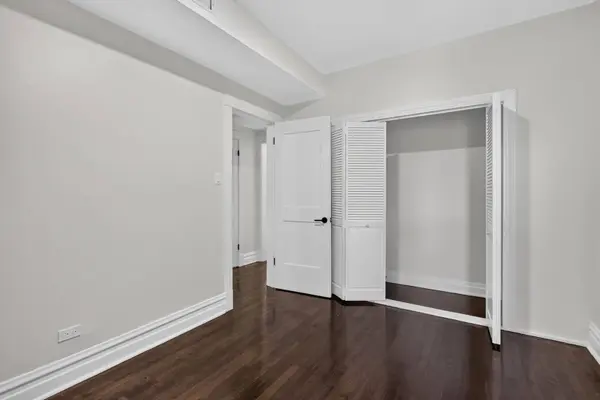 3023 W Wellington AVE #1, Chicago, IL 60618