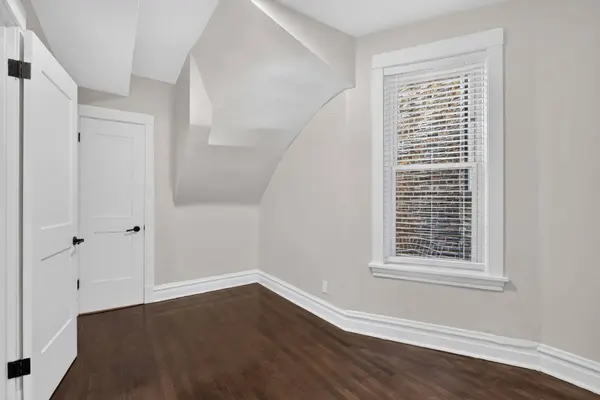 3023 W Wellington AVE #1, Chicago, IL 60618