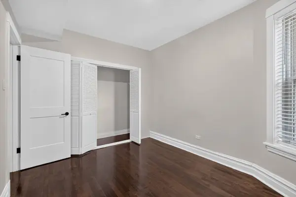 3023 W Wellington AVE #1, Chicago, IL 60618