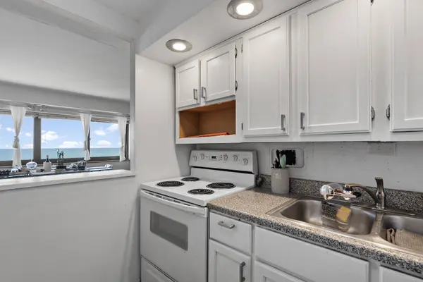 7337 S South Shore DR #1419, Chicago, IL 60649