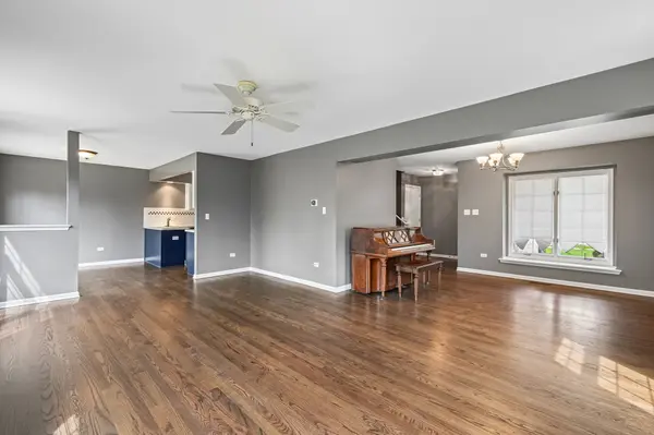 12228 Sumner St, Lemont, IL 60439-3300