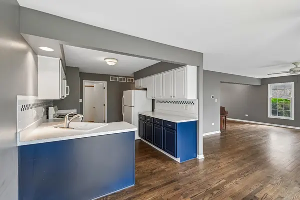 12228 Sumner St, Lemont, IL 60439-3300