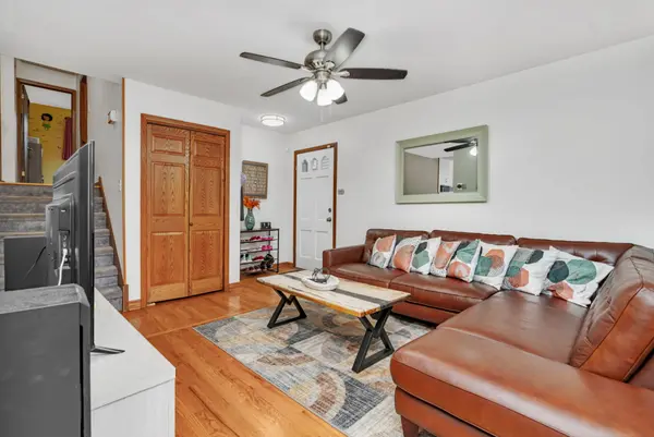 17608 Community St, Lansing, IL 60438-2015