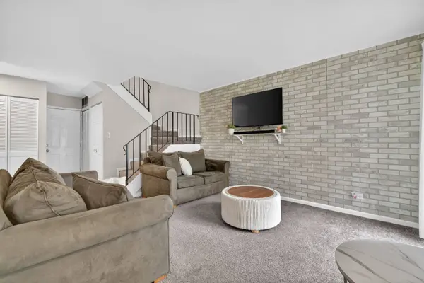 2302 Windsor LN, Country Club Hills, IL 60478