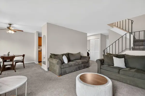 2302 Windsor LN, Country Club Hills, IL 60478