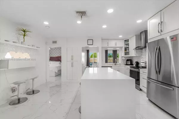 4340 NW 19th Ave, Oakland Park, FL 33309