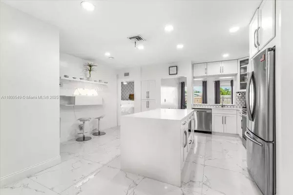 4340 NW 19th Ave, Oakland Park, FL 33309