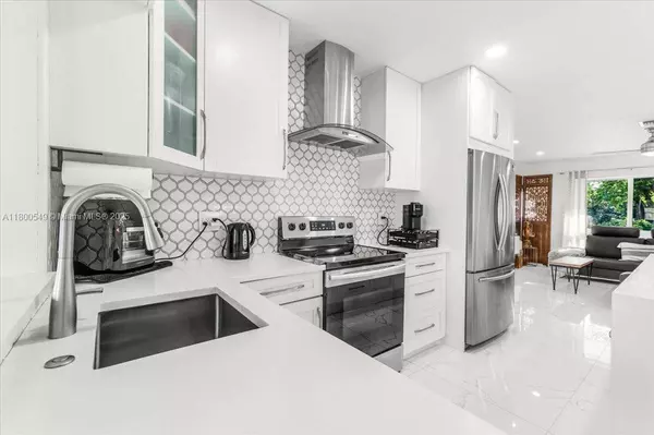 4340 NW 19th Ave, Oakland Park, FL 33309