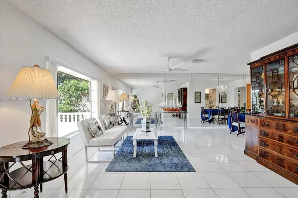 10106 NW 82nd St, Tamarac, FL 33321