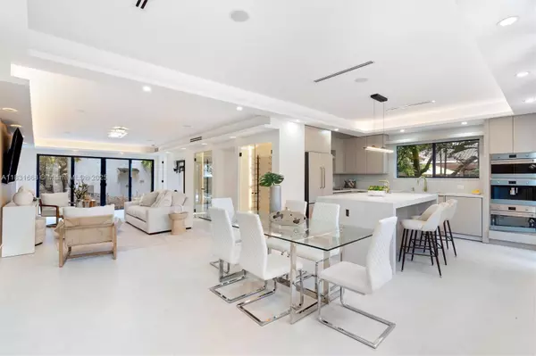 1108 Harrison St, Hollywood, FL 33019