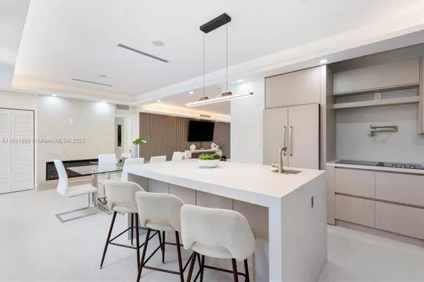 1108 Harrison St, Hollywood, FL 33019