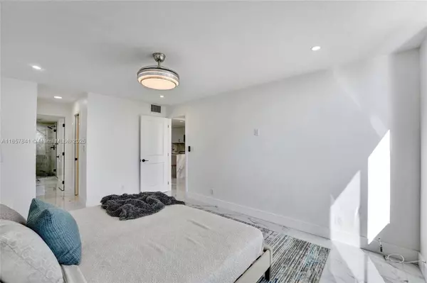 8900 Washington Blvd #416, Pembroke Pines, FL 33025