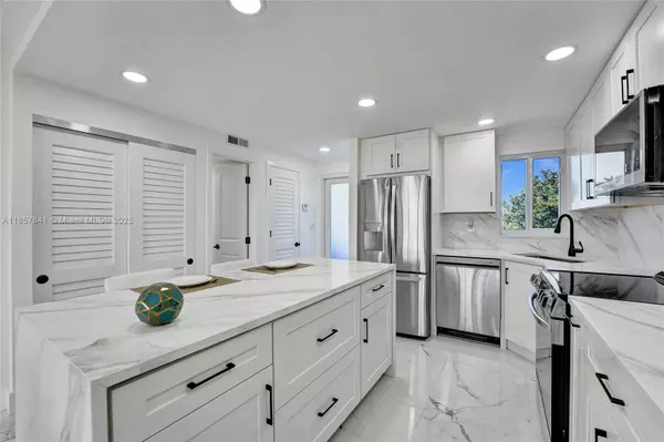 8900 Washington Blvd #416, Pembroke Pines, FL 33025