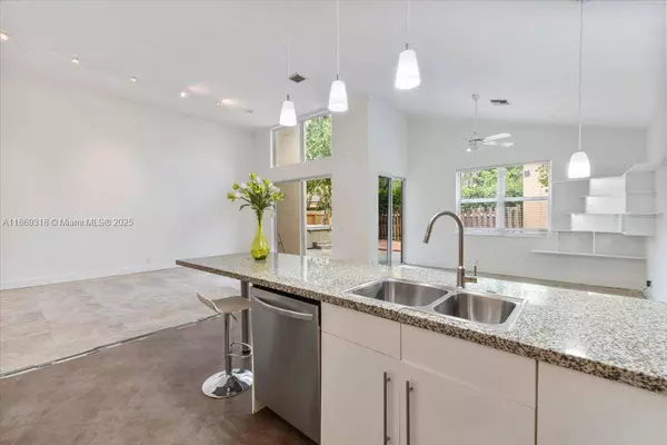 6713 NW 80th Mnr, Parkland, FL 33067