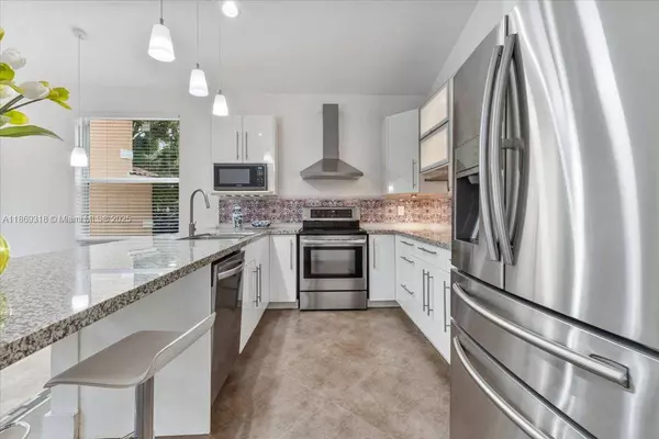 6713 NW 80th Mnr, Parkland, FL 33067